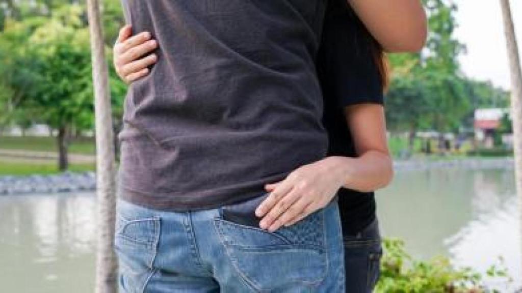 La técnica del abrazo cariñoso.