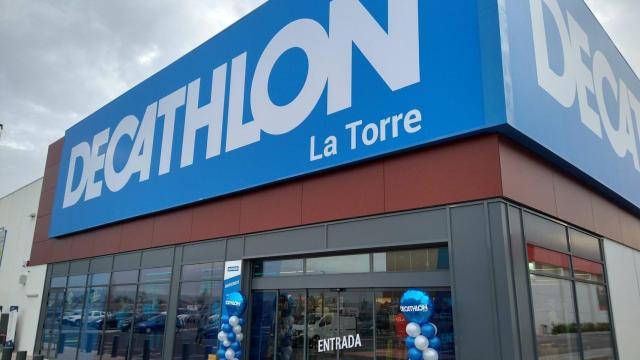 Fachada de Decathlón.