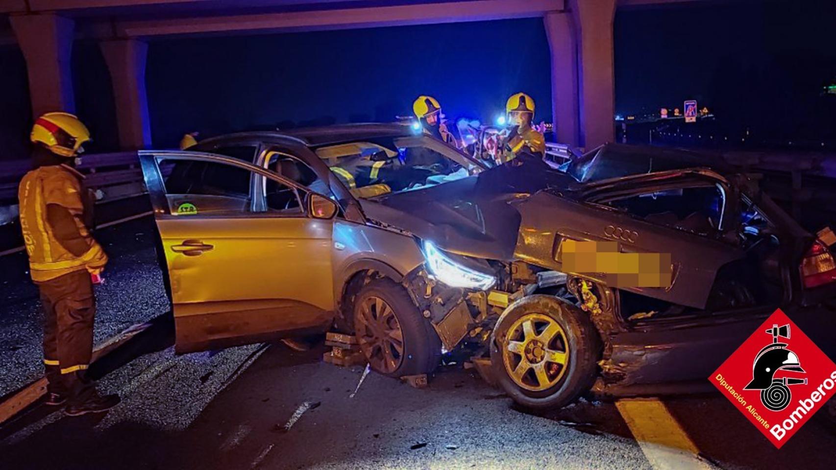 Un accidente de tráfico en la provincia de Alicante, en imagen de archivo.