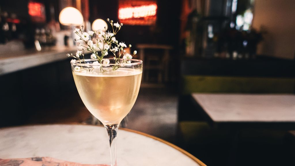 Negroni Blanc de Two Shmucks, bar  barcelonés en el número 11 de la lista