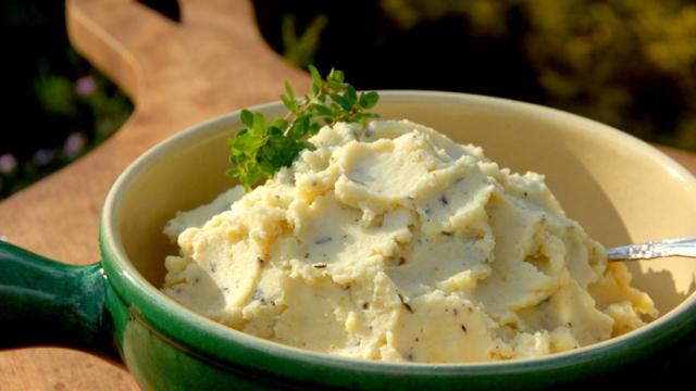 Transforma un puré de patata aburrido en una guarnición triunfadora.