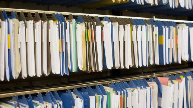 Los documentos en papel de las administraciones ya son casi historia. FOTO: Pixabay.