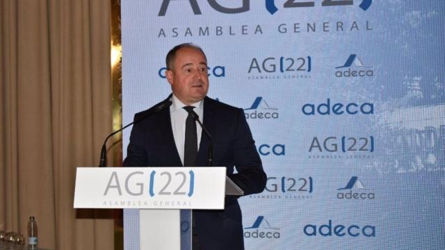 Emilio Sáez, alcalde de Albacete, en la asamblea general de Adeca
