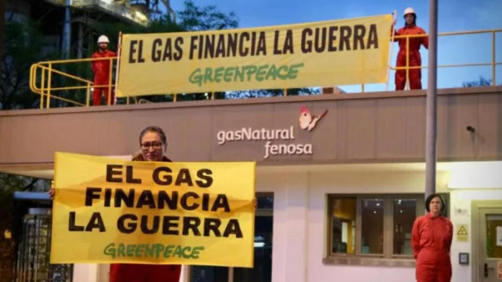 Imágenes de esta mañana difundidas por Greenpeace.