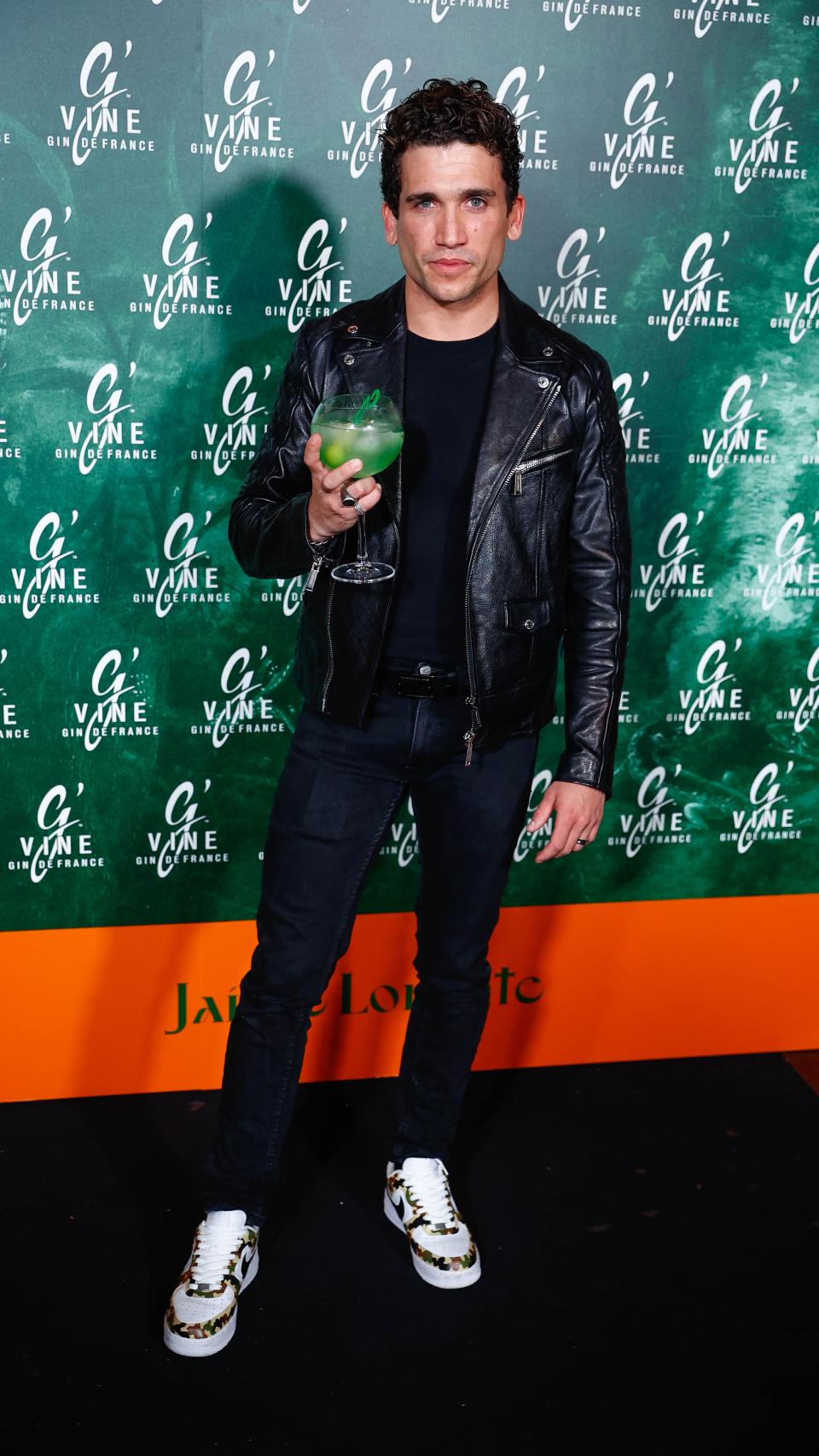 Jaime Lorente posando en el 'photocall' este pasado miércoles 4 de mayo, en Madrid.
