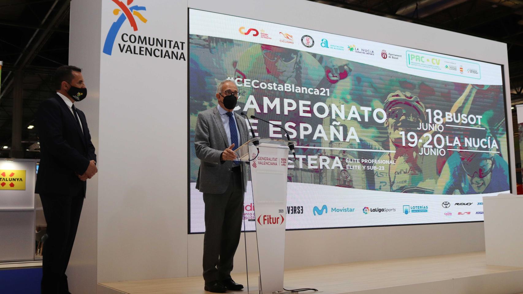 Bernabé Cano ejerciendo de diputado provincial de Deportes, antes de la retirada de competencias.