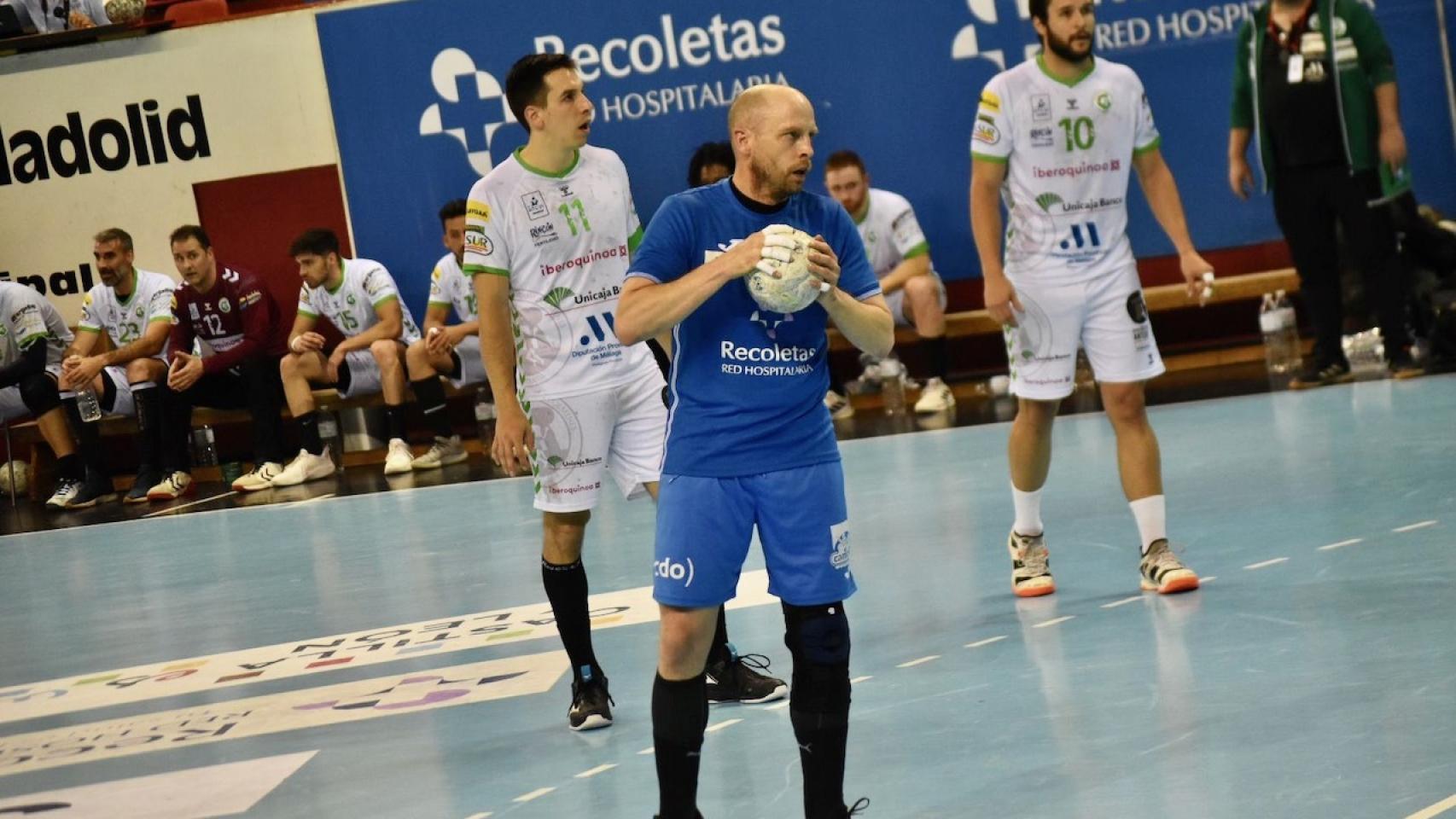 Diego Camino en el partido entre el Atlético Valladolid y Antequera