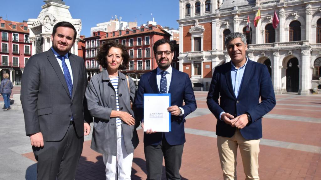 José Ángel Alonso, Mercedes Cantalapiedra, Eduardo Carazo y Alberto Plaza, de izquierda a derecha