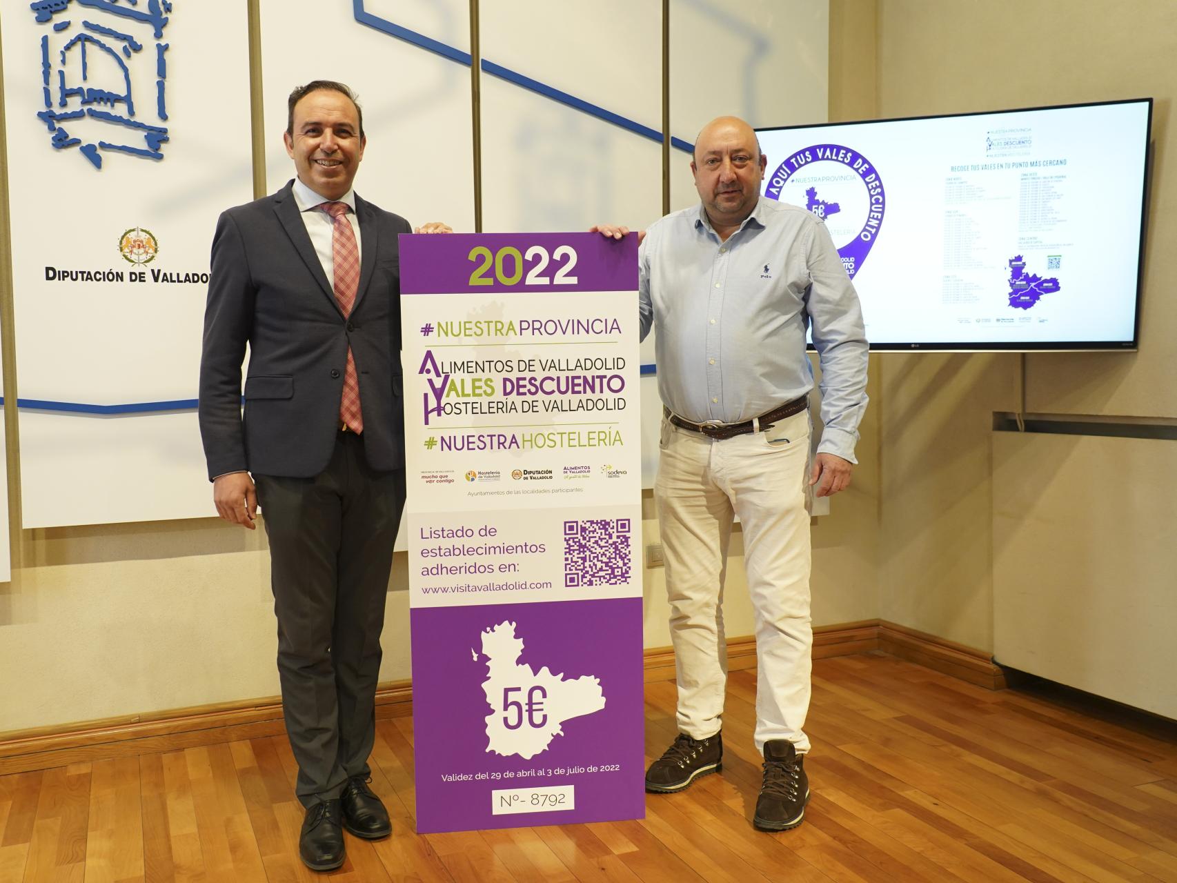Víctor Alonso, vicepresidente de la Diputación y Jaime Fernández, presidente de la Asociación de Hostelería