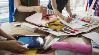 La moda sostenible 'toma' Gipuzkoa: “Si compramos ropa barata, apostamos por esclavitud”