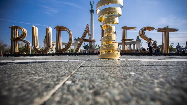 El trofeo del Giro de Italia, en Budapest.