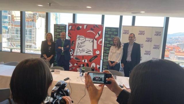 Presentación del proyecto ‘Con Ojo de Pez’ de la Fundación Igualarte, en El Corte Inglés de Vigo.