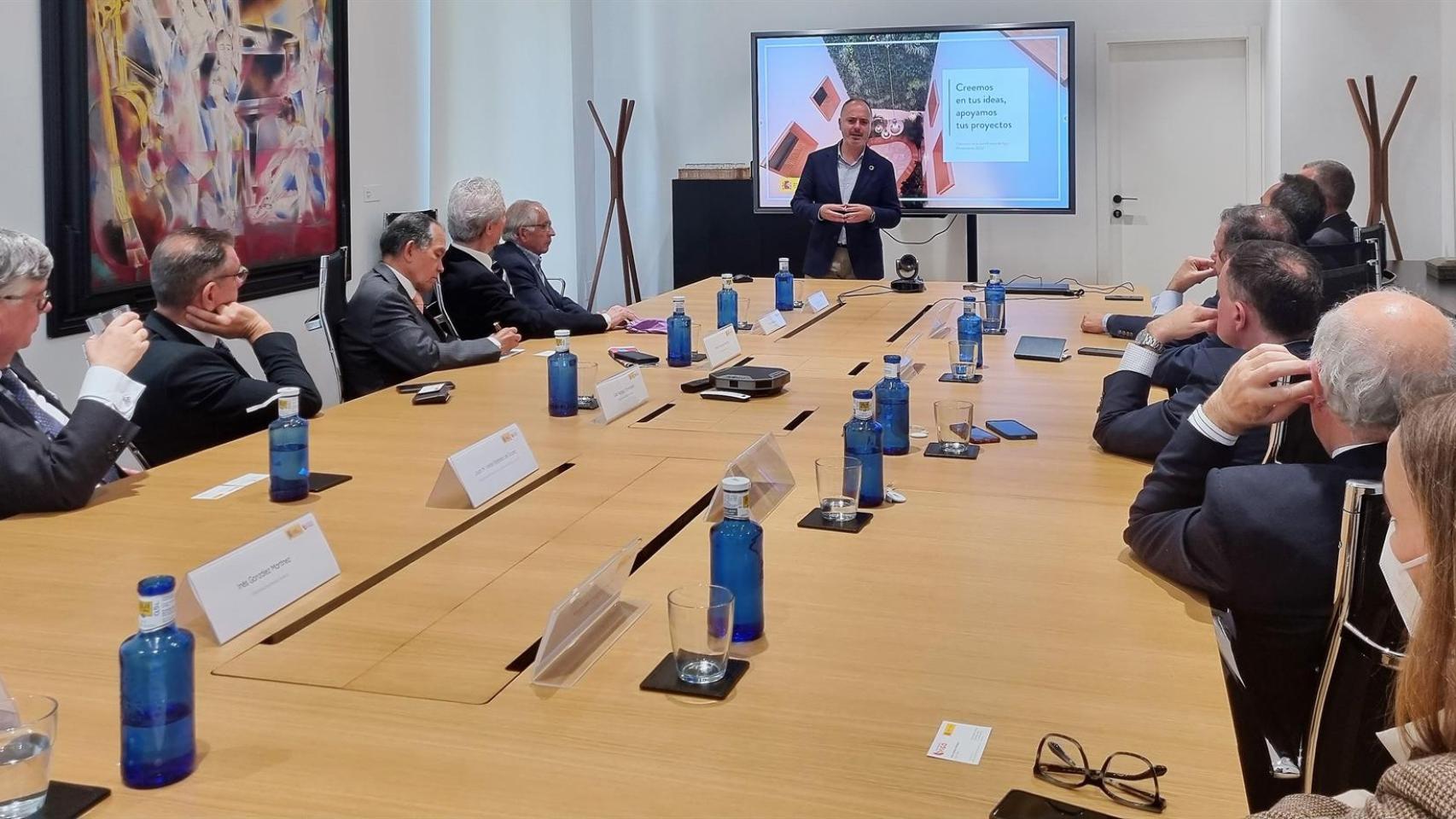 Reunión de Zona Franca de Vigo y el Cuerpo Consular.