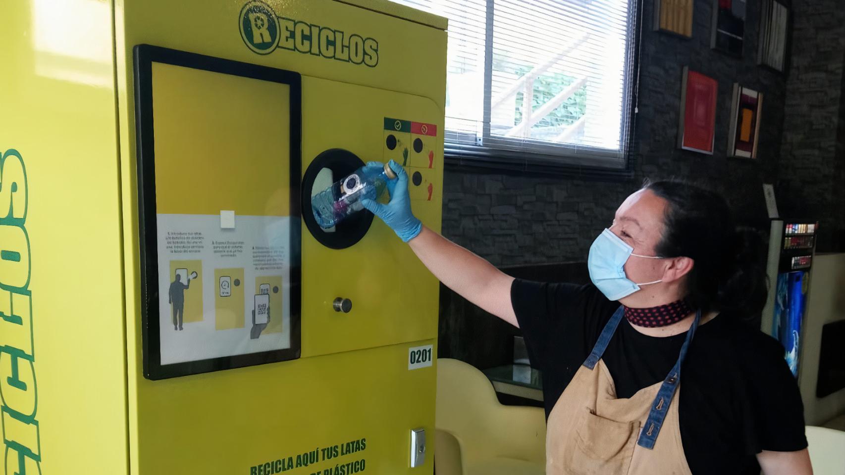 Máquina de Reciclos en el hotel Cemar, en Mondaroz-Balneario.