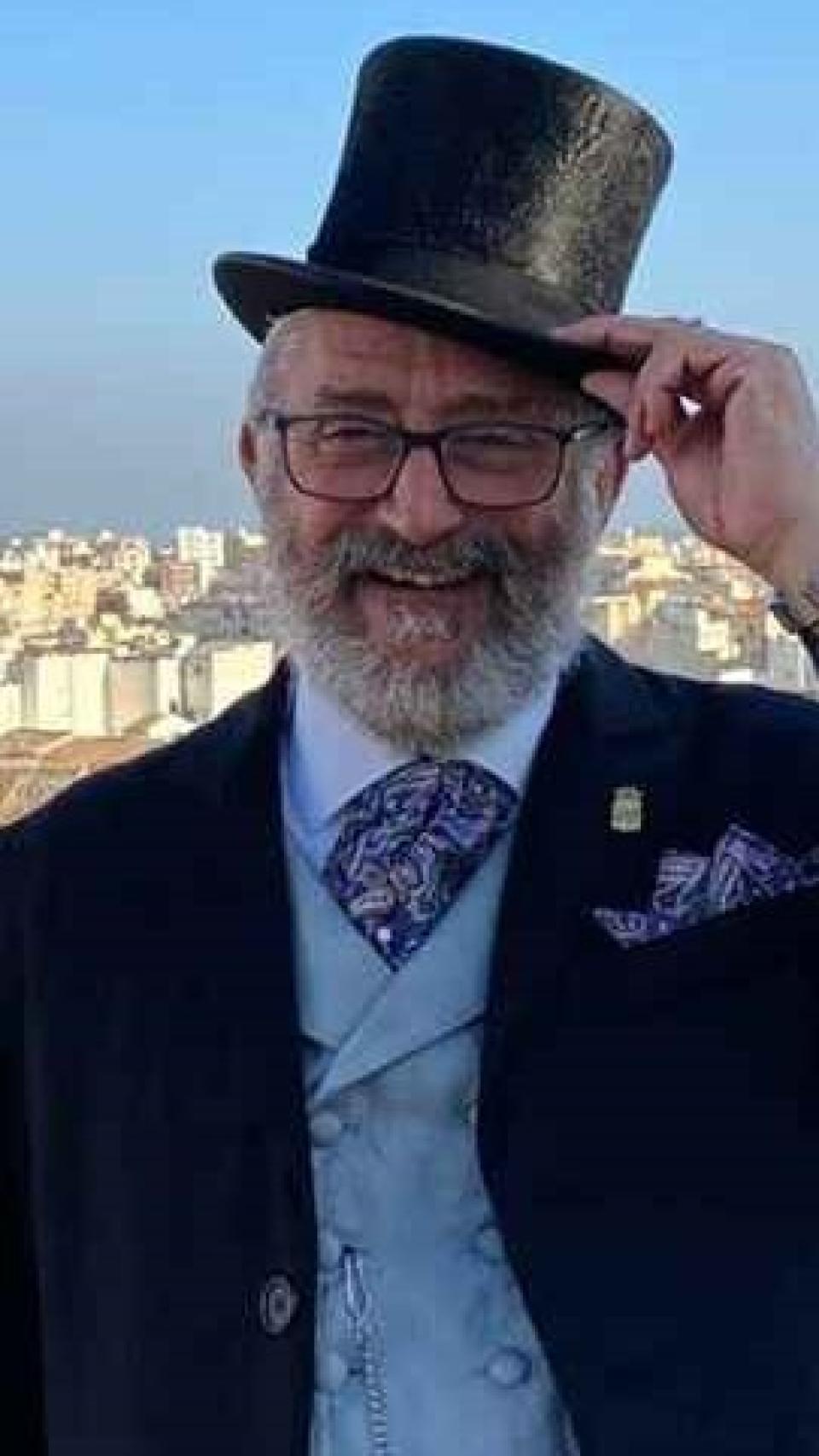 El alcalde disfrazado de época para el desfile de carnaval de Albox.
