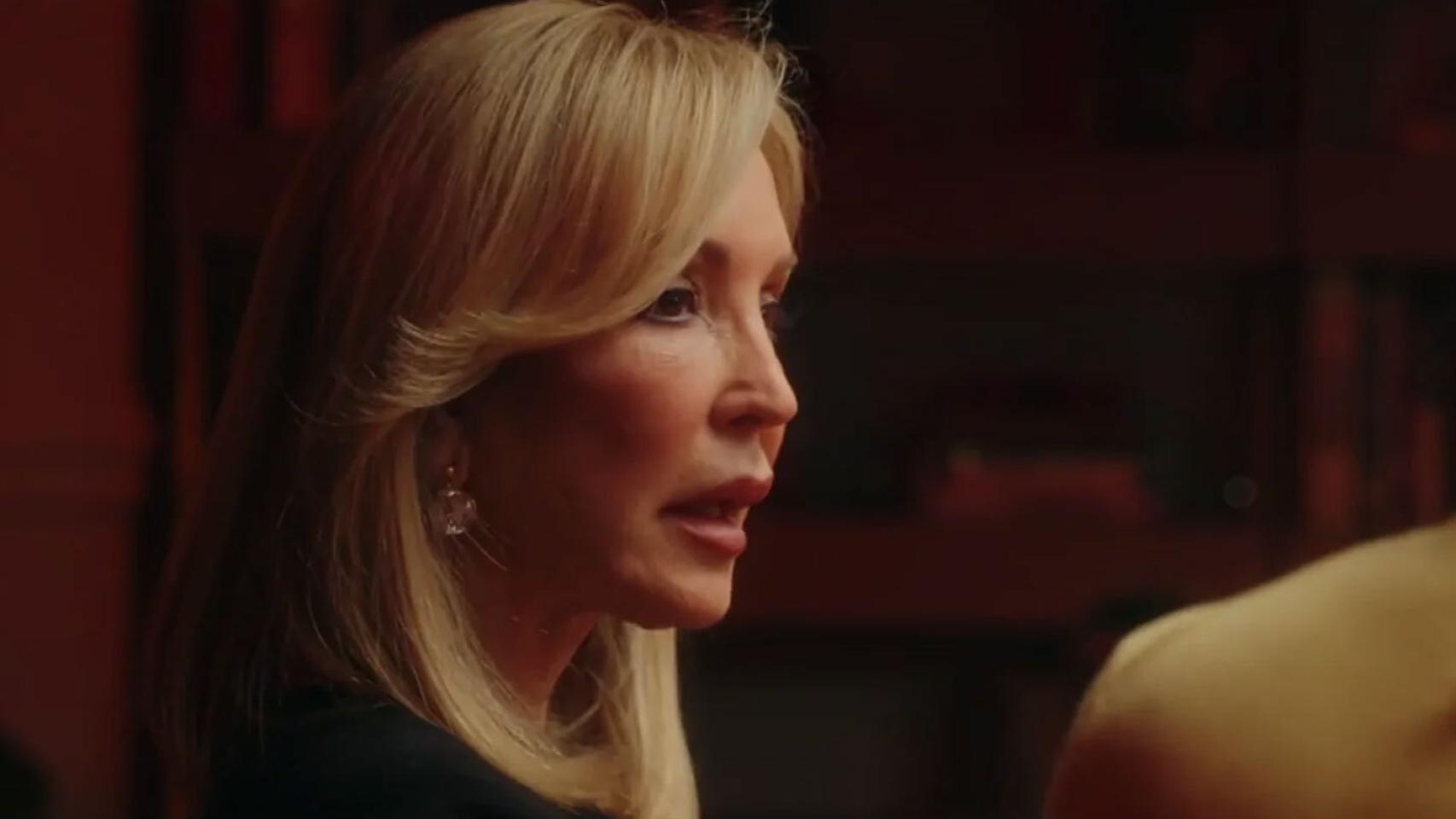 Carmen Lomana reconoce que hizo sexting:  “Una foto sin sujetador y un pareo que tapaba el pubis”