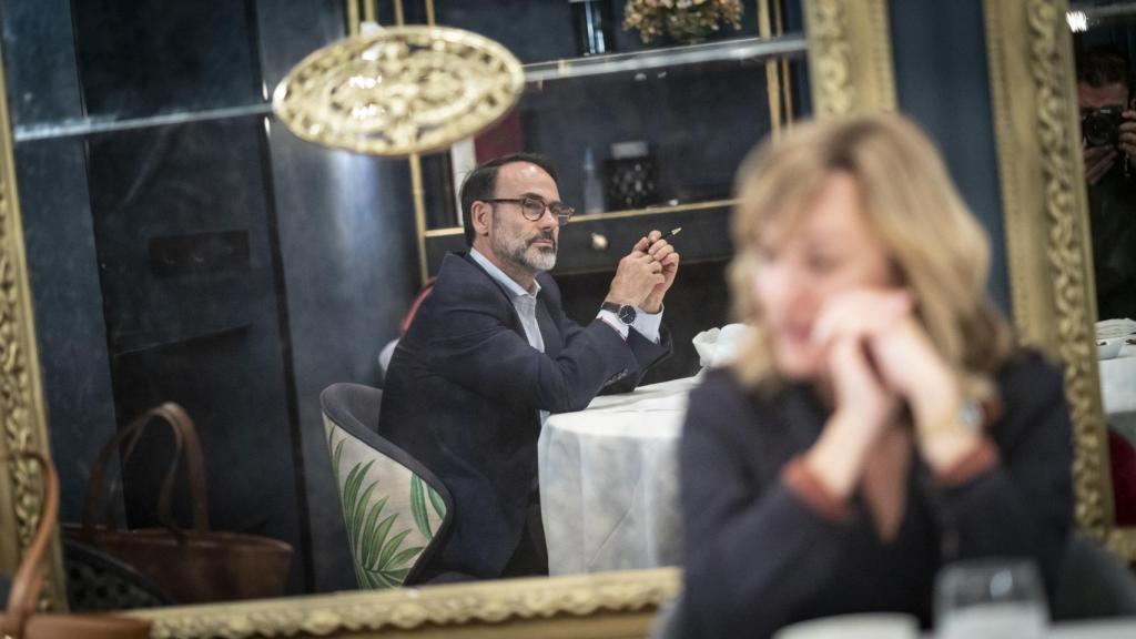 La ministra Pilar Alegría responde a las preguntas del adjunto al director de El Español, Fernando Garea,2