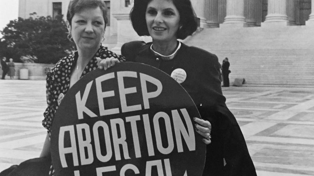 Norma McCorvery o Jane Roe, con su abogada.