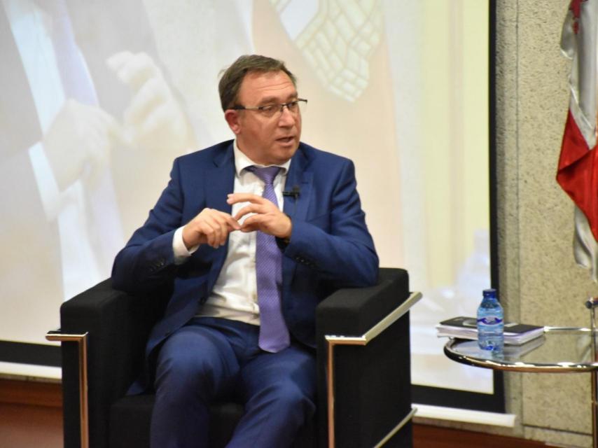 Alberto Guerra, director de Empresa Familiar de Castilla y León, durante su intervención.
