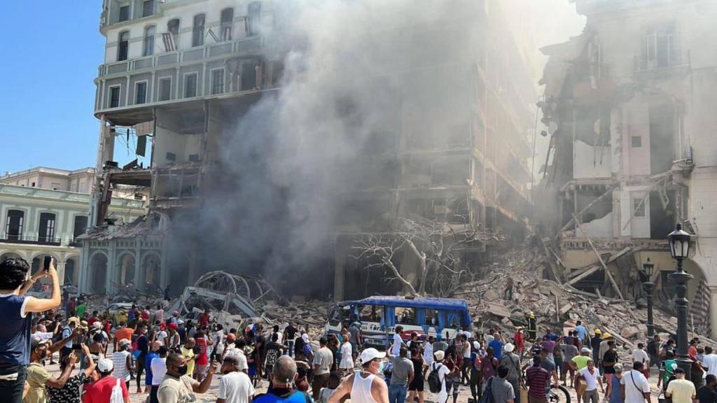 Una fuerte explosión destroza un lujoso hotel de La Habana