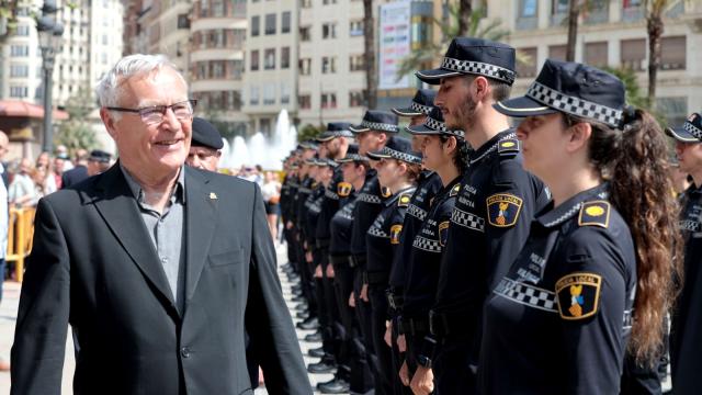 Joan Ribó, alcalde de Valencia, en un acto de la Policía Local. EE