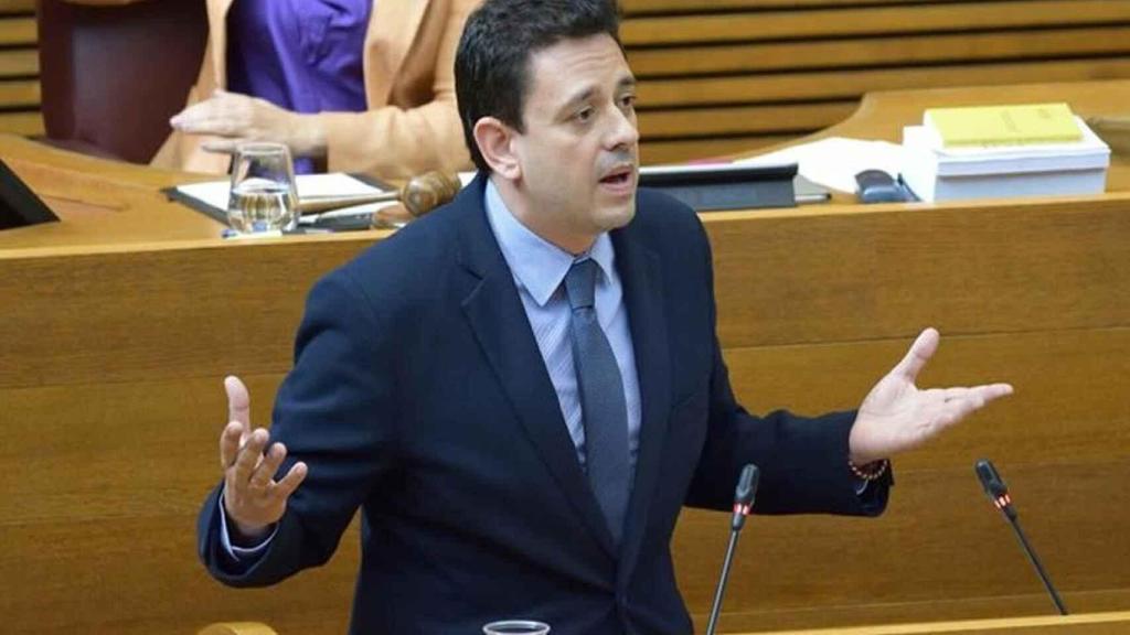 El diputado José Juan Zaplana en una intervención en las Cortes, en imagen de archivo.