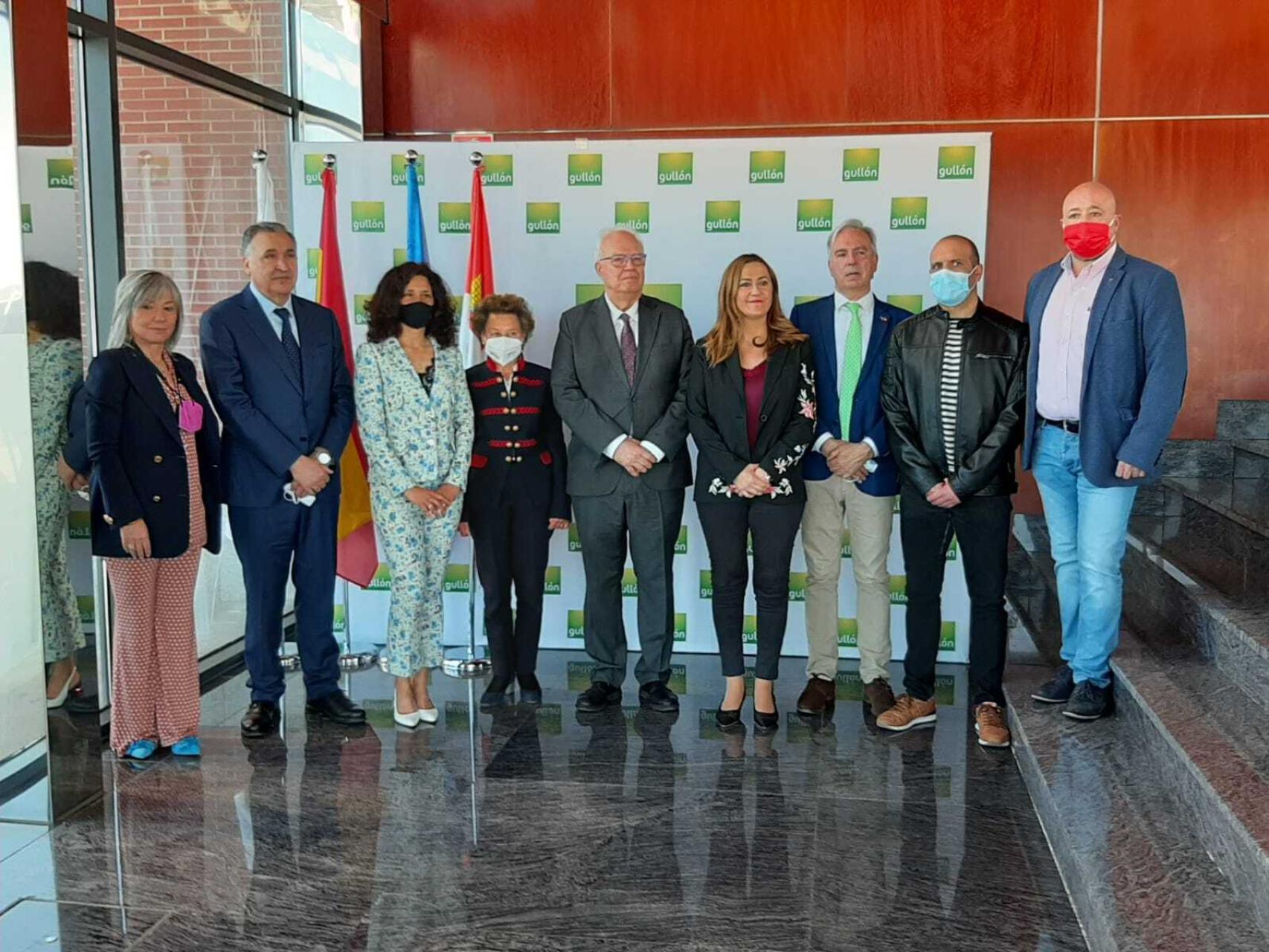 Virginia Barcones presenta el PERTE a la empresa Galletas Gullón en Aguilar de Campoo.