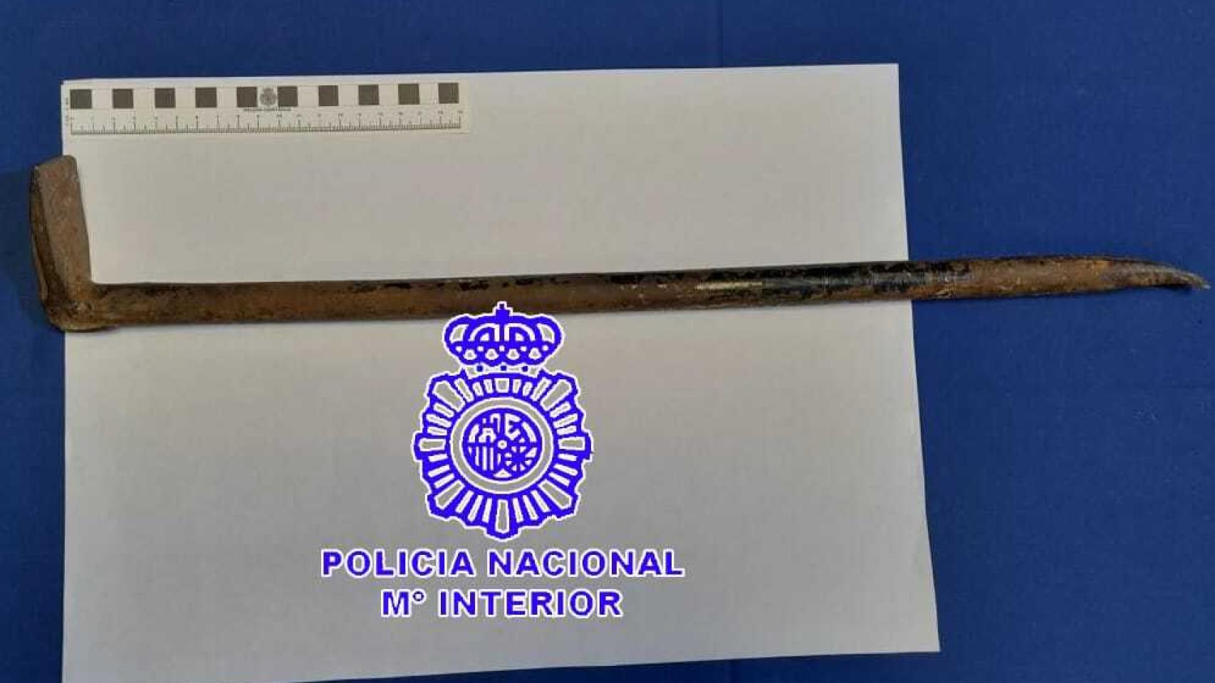 Detenido en Valladolid por romper el cristal de una vivienda y amenazar a la Policía