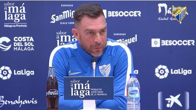 Pablo Guede durante la rueda de prensa previa al Málaga-Oviedo