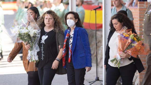 Margarita Robles preside en Ronda el acto de homenaje a dos militares fallecidos recientemente