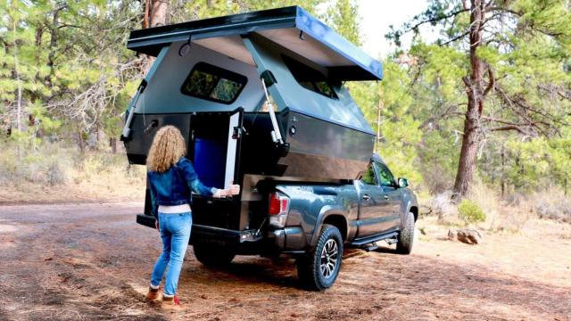Convierte tu pickup en caravana con este ingenioso invento desplegable