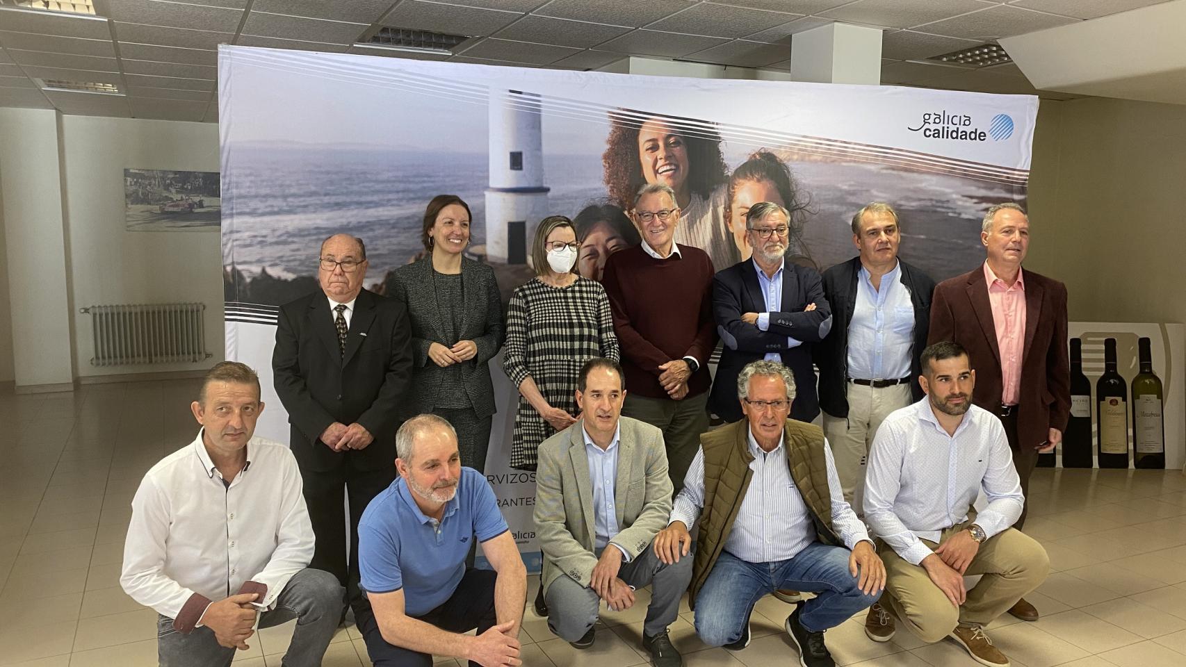 Representantes de la bodega y de la Xunta de Galicia.