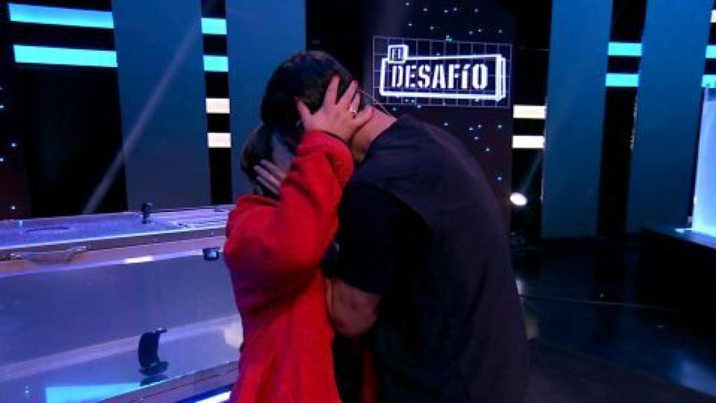 Campanario y Jesulín, besándonos tras la prueba de la odontóloga