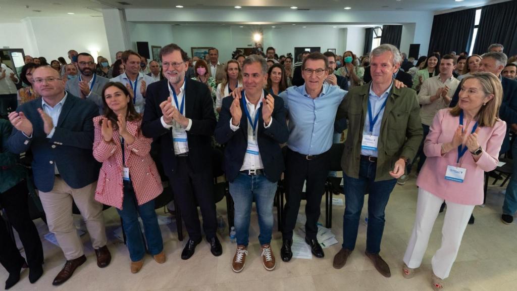 Líderes del PP como Mariano Rajoy, Ana Pastor y Núñez Feijoó durante el 12 congreso del PP local de Pontevedra.