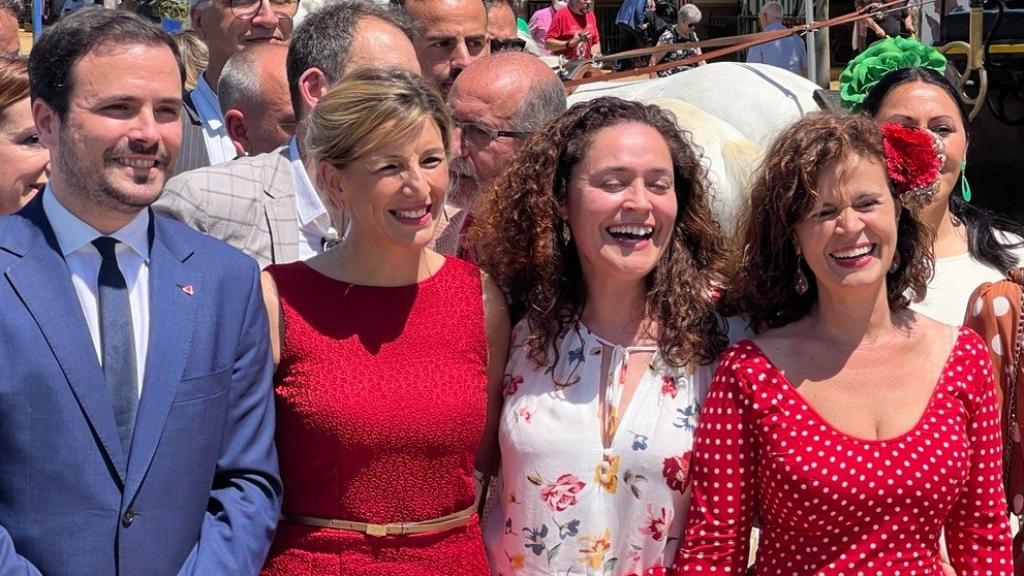La vicepresidenta del Gobierno y ministra de Trabajo, Yolanda Díaz, junto a dirigentes de IU y Podemos en Andalucía.