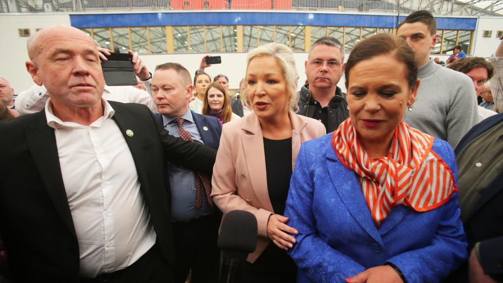Los líderes del Sinn Fein, Mary Lou McDonald y Michelle O'Neill, este sábado 7 de mayo tras las elecciones en Irlanda del Norte