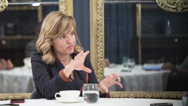 Pilar Alegría durante su entrevista con EL ESPAÑOL.