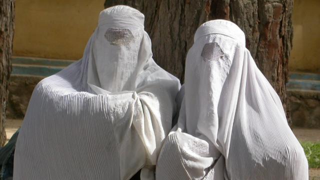 La evolución de los derechos de la mujer en Afganistán: espejismos de libertad y represión