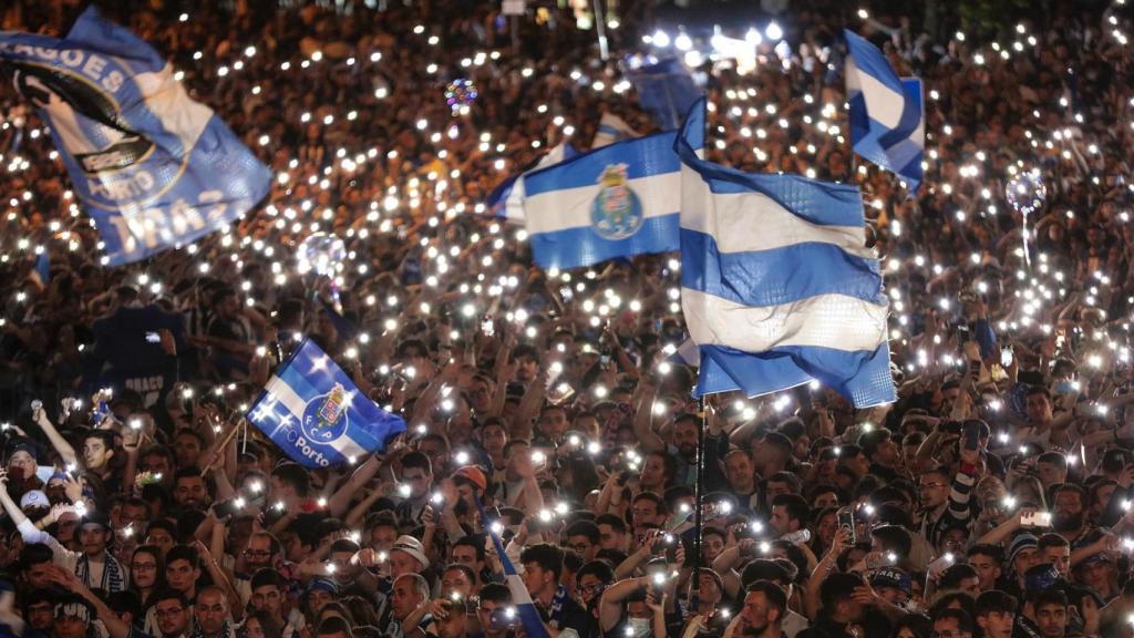 Aficionados del FC Oporto, celebrando la Primeira Liga 2021/2022
