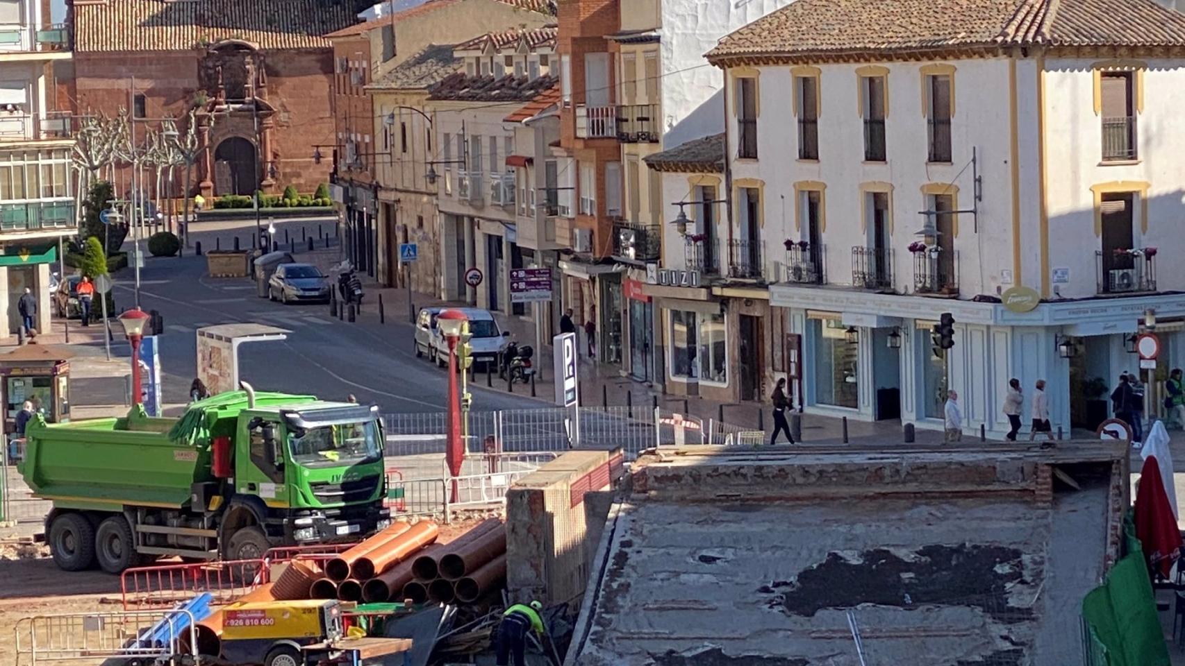 La plaza de España de Alcázar de San Juan (Ciudad Real) en obras.