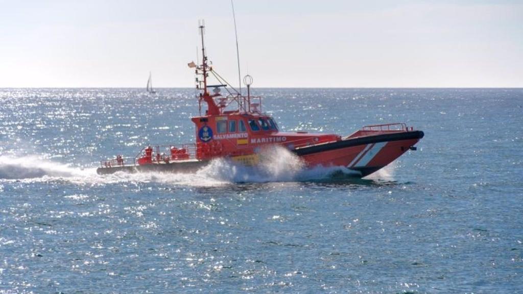 La embarcación de Salvamento Marítimo.