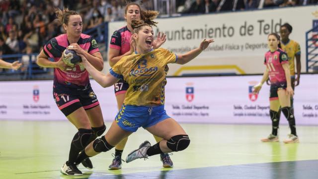 El BM Costa del Sol en la ida de la final de la EHF (21-17)