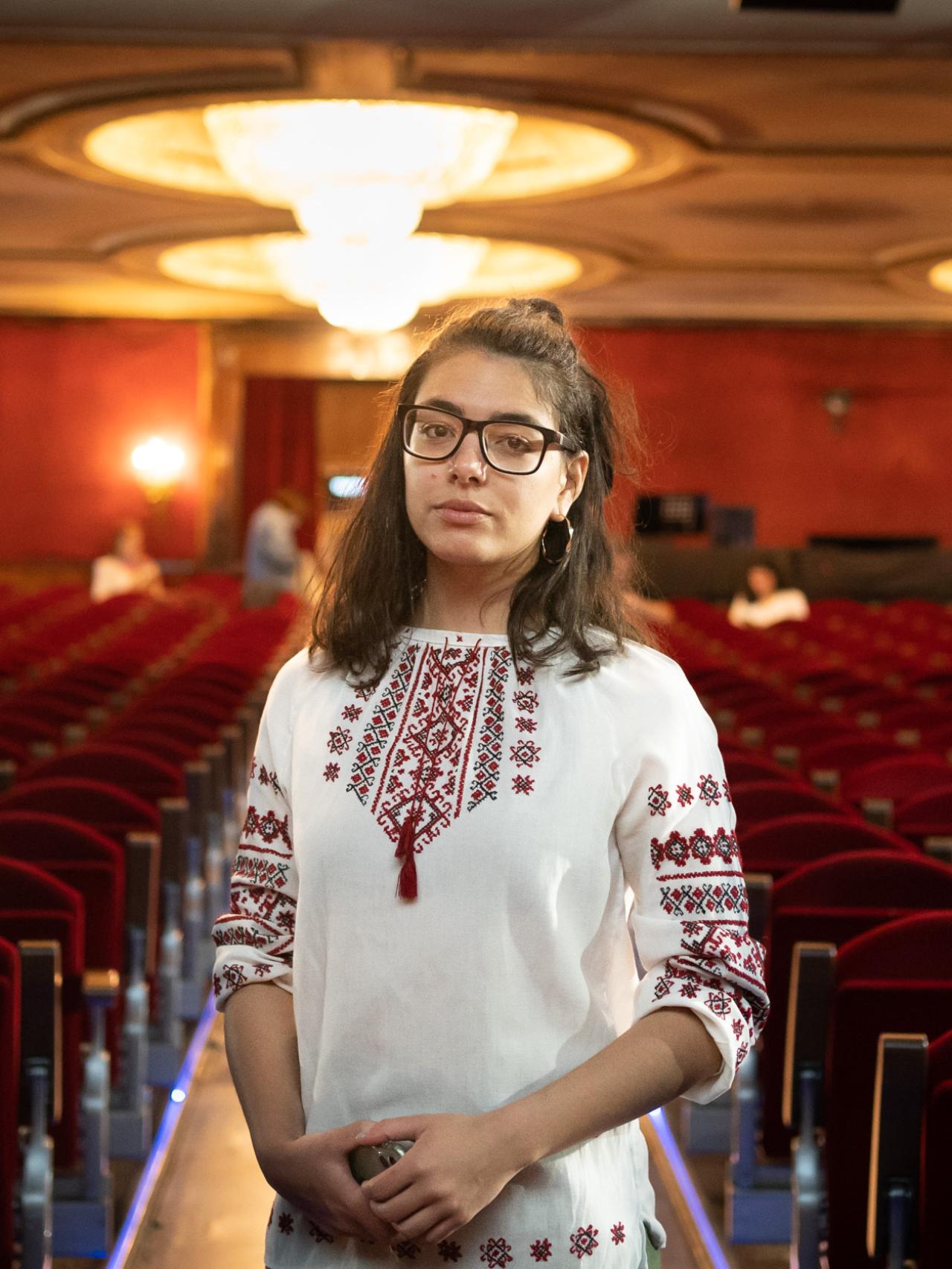 Anabell Sotello ante el escenario del EDP Gran Vía.