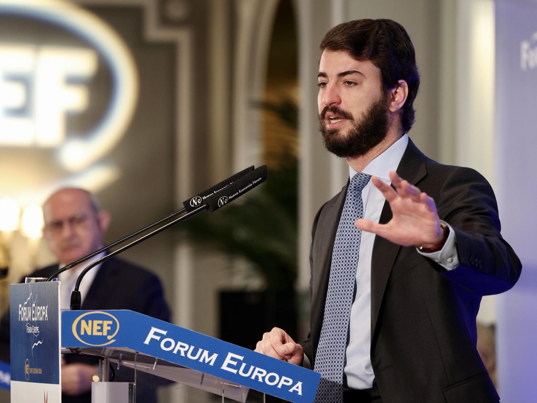 El vicepresidente de la Junta, Juan García-Gallardo, durante su intervención en el Nueva Economía Fórum, este lunes.