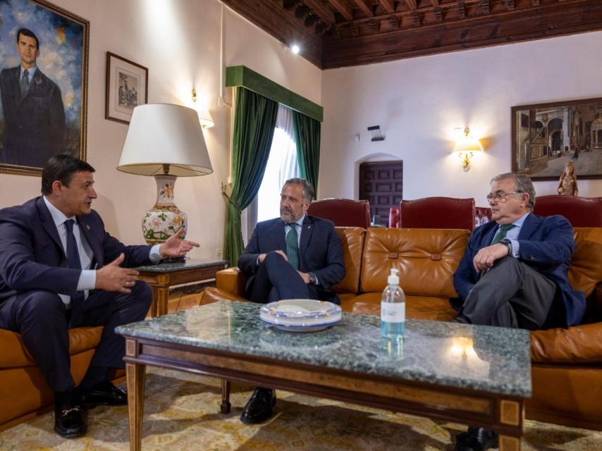 El presidente de las Cortes, Carlos Pollán, durante su visita institucional a la Diputación de Ávila.