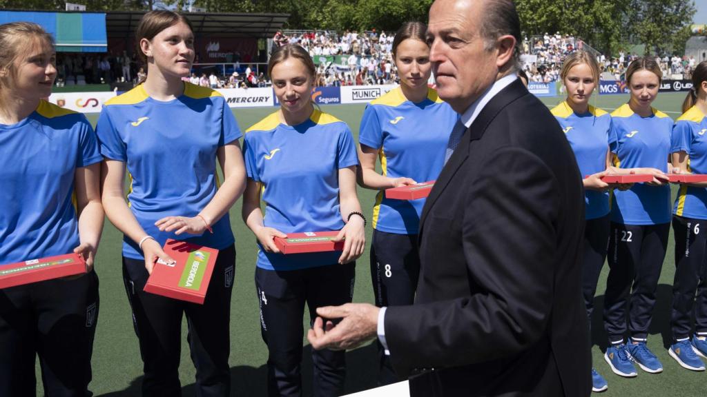 Acto homenaje a la selección ucraniana femenina Sub21 de hockey