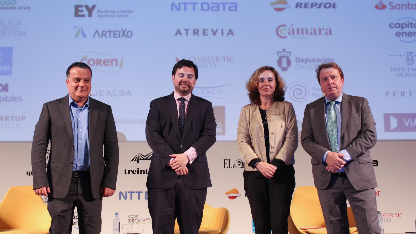 De izquierda a derecha, Ciro Cabezas (Hospital Vithas), Arturo Criado, Elisa Tarazona (Ribera Salud) y Rafael Silva (HM Hospitales)