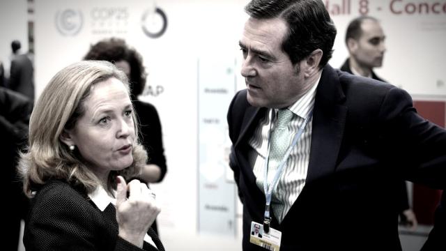 La vicepresidenta, Nadia Calviño, y el presidente de la CEOE, Antonio Garamendi.