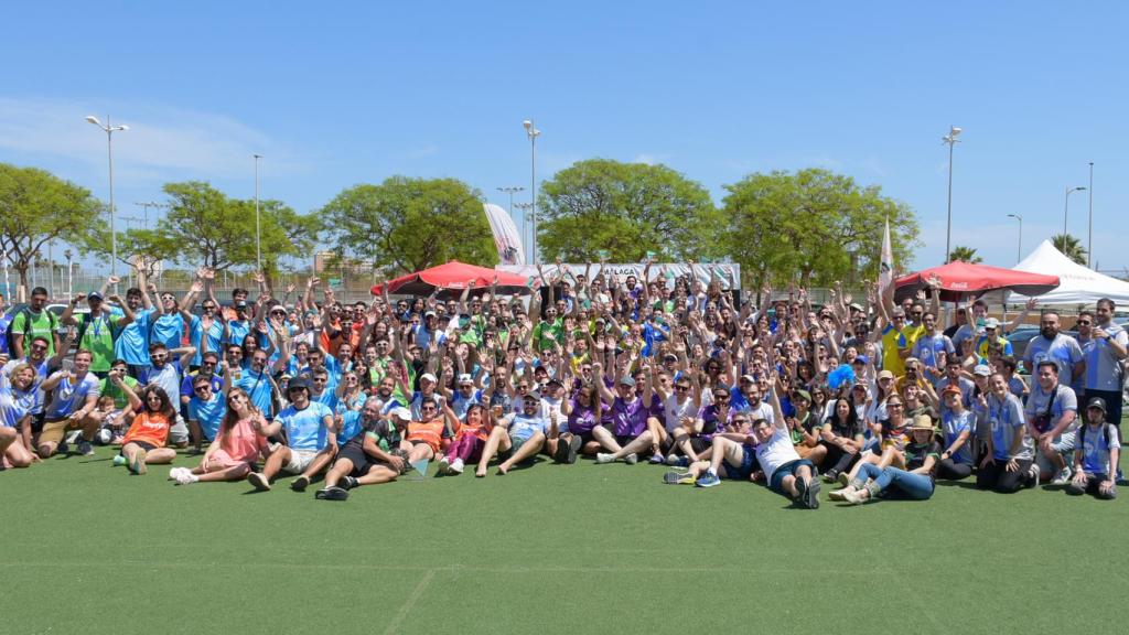Foto de familia de los participantes.