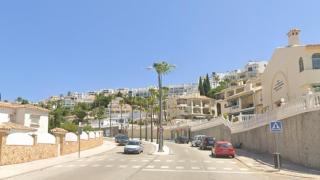 La avenida del Golf en la urbanización Riviera del Sol, en Mijas.